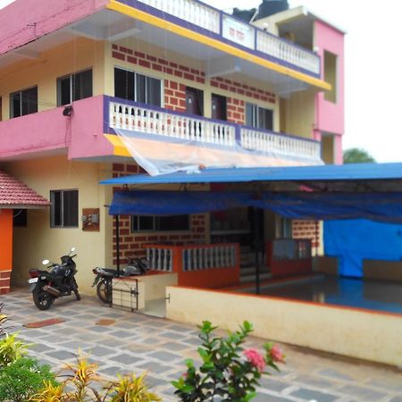 Hôtel Yash Garden Residency à Ganpatipule Extérieur photo