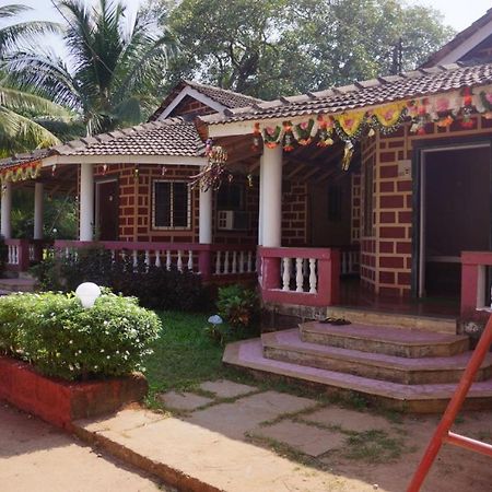 Hôtel Yash Garden Residency à Ganpatipule Extérieur photo
