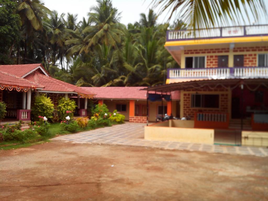Hôtel Yash Garden Residency à Ganpatipule Extérieur photo
