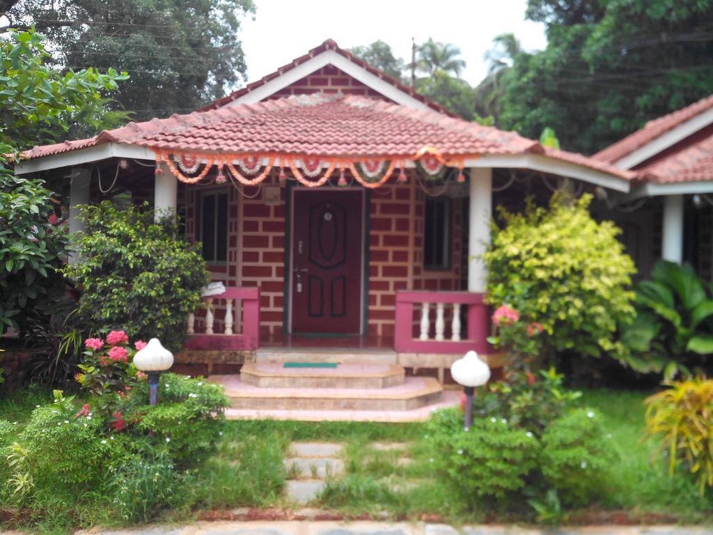 Hôtel Yash Garden Residency à Ganpatipule Extérieur photo