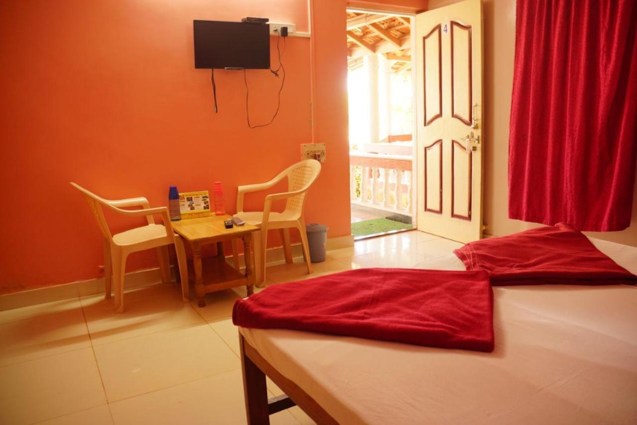 Hôtel Yash Garden Residency à Ganpatipule Extérieur photo